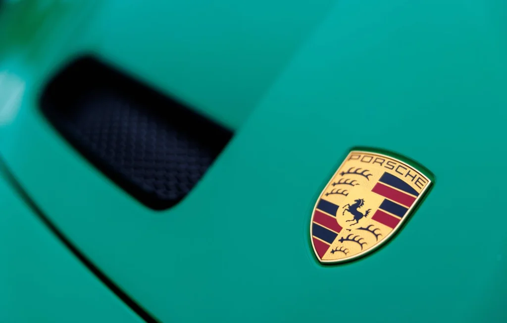 Angers : Quatre jeunes jugés pour des vols de voitures de luxe