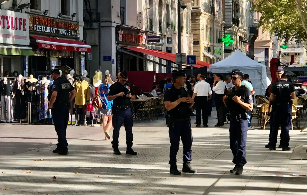 Attaque au couteau à Marseille : un homme abattu par la police