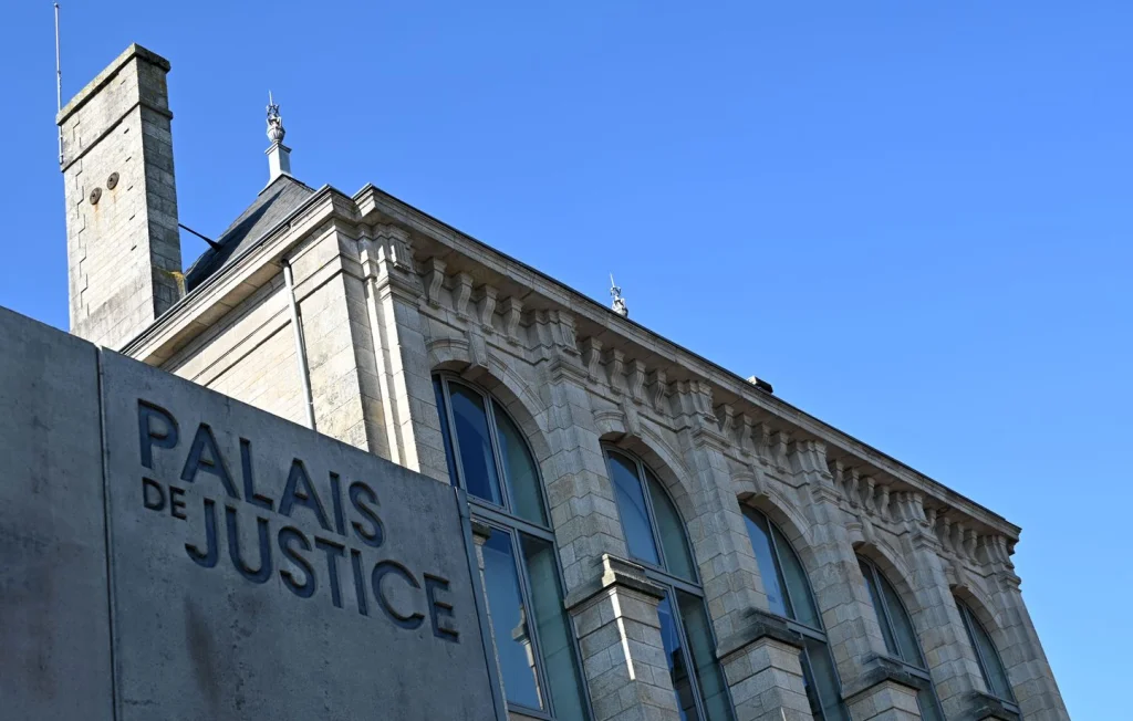 Charleville-Mézières : Homme nu interpellé pour violences conjugales