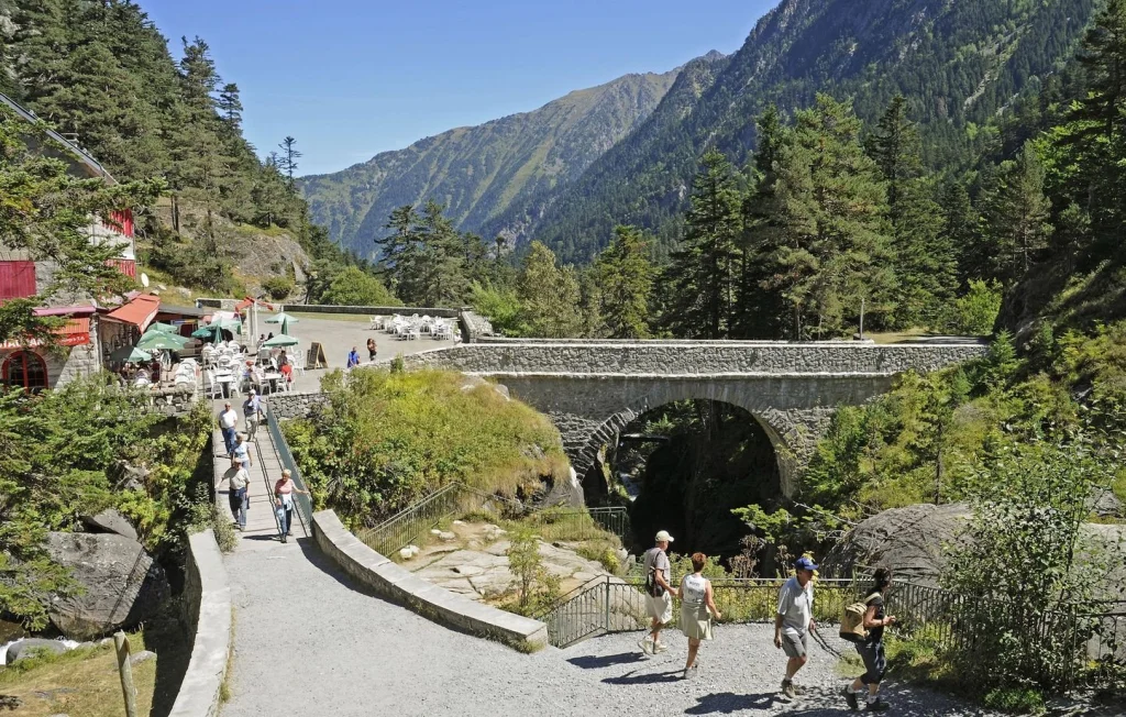 Chute de 6 mètres à Sillans-la-Cascade : un sexagénaire secouru
