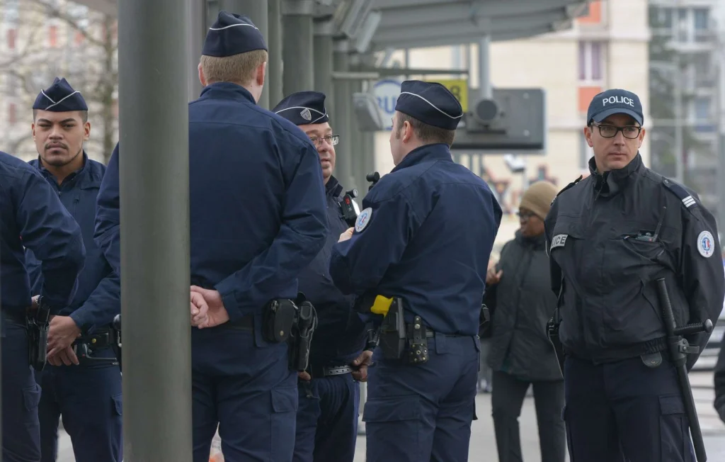 Clandestins entassés dans des logements insalubres à Sarcelles