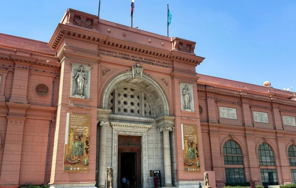 Disparition d'un bracelet en or vieux de 3.000 ans au Caire