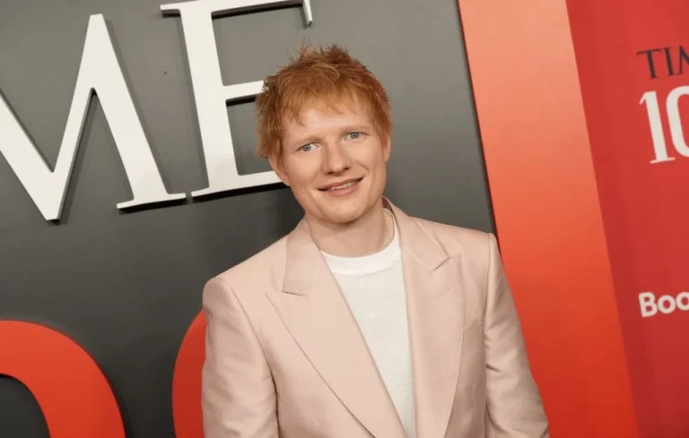 Ed Sheeran vise des abdos en béton sans pression