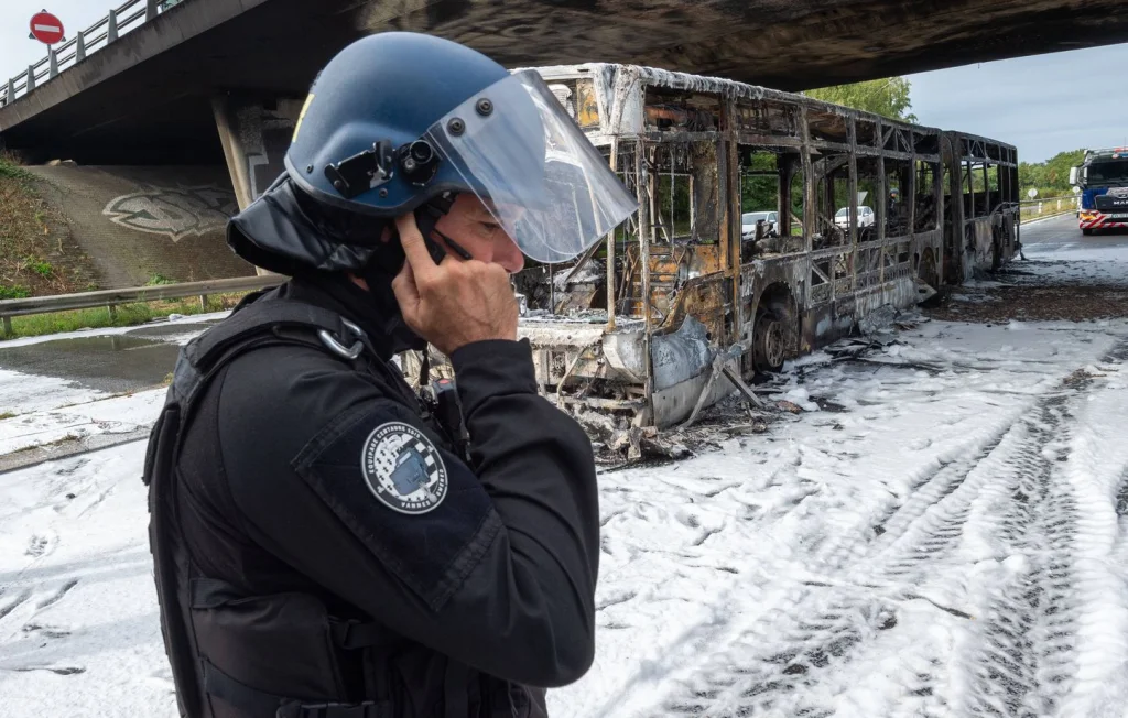 Incendie d'un bus à Rennes : des manifestants impliqués