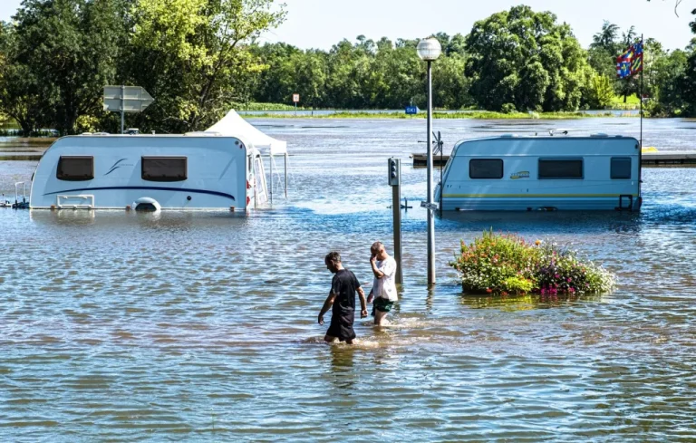 L&rsquo;IGN révèle une cartographie inédite des risques d&rsquo;inondation en France
