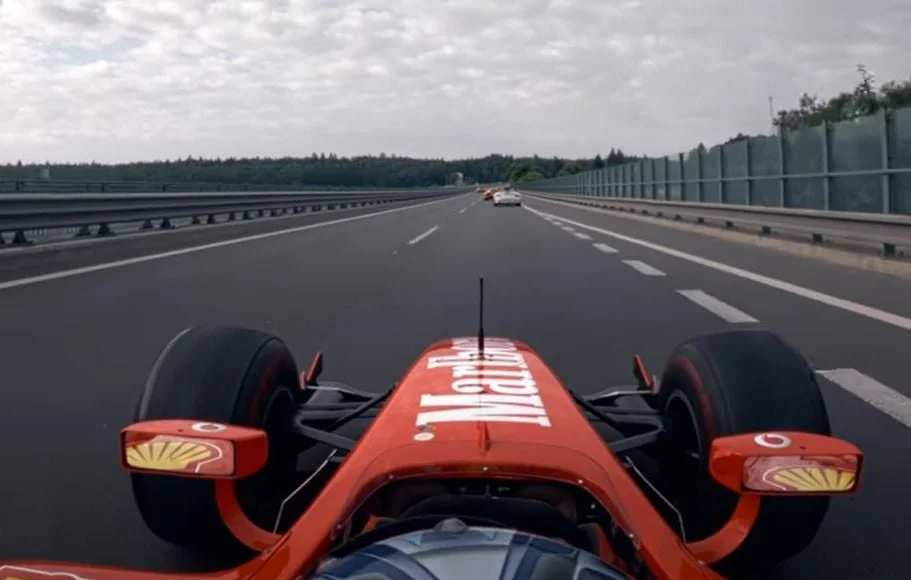 La chasse au fantôme de la D4 : une Ferrari sur l'autoroute