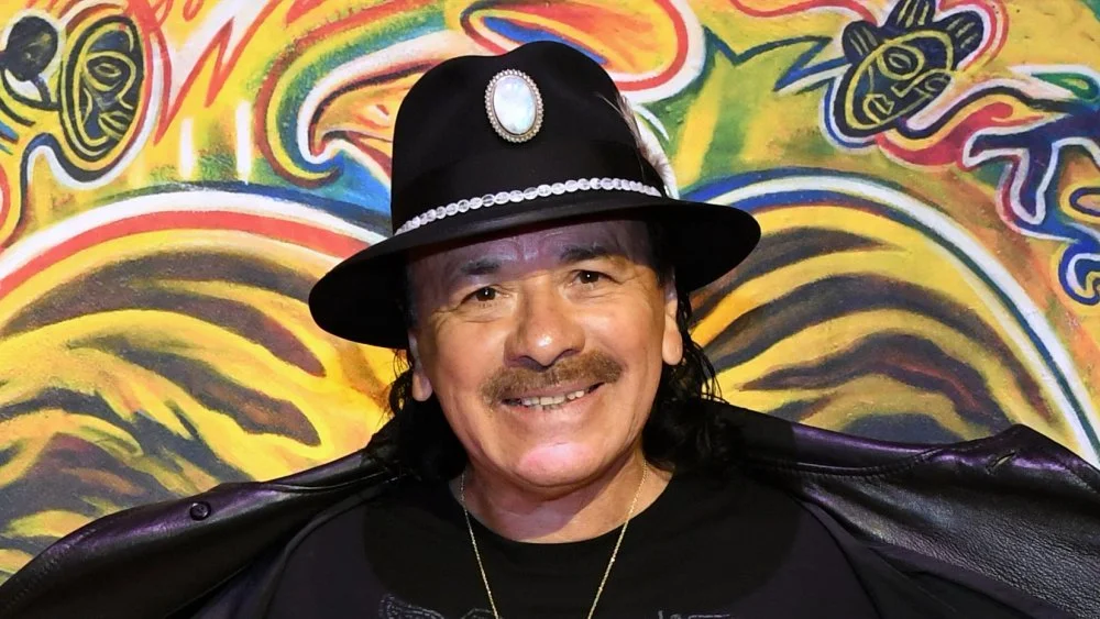 La fortune impressionnante de Carlos Santana révélée