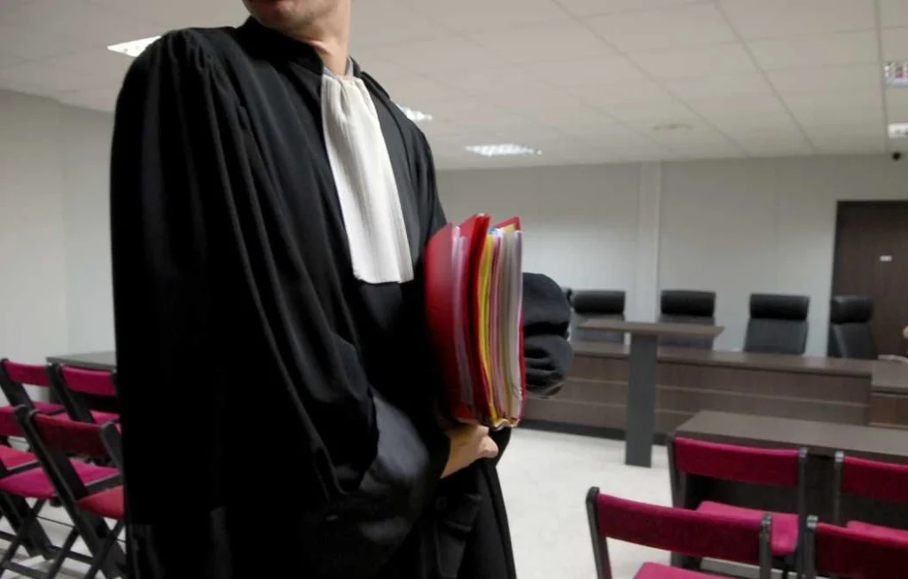 Prison ferme pour un oncle menaçant au collège en Alsace