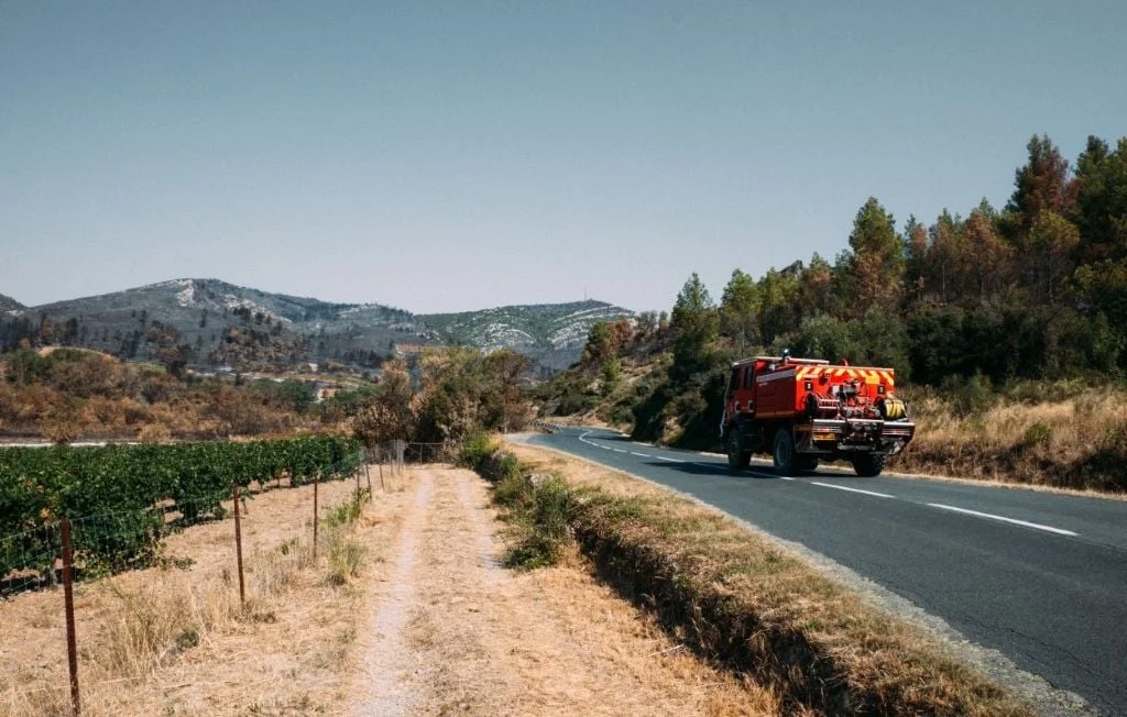 Rave Party à Aude : 2000 personnes bravant le danger d'incendie