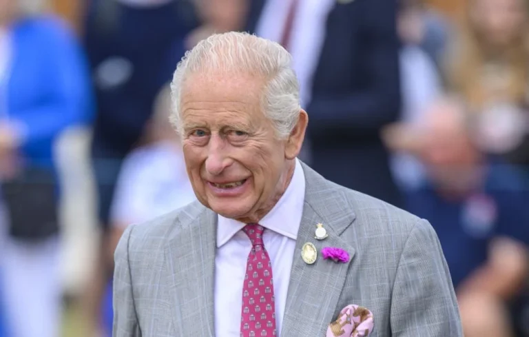 Secrets du majordome de Charles III révélés dans un livre