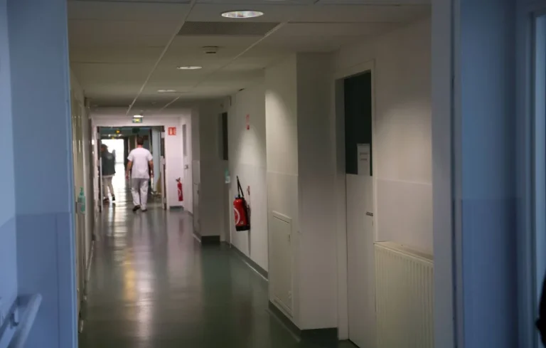 Suicide tragique à l&rsquo;hôpital de Melun : une patiente se jette par la fenêtre