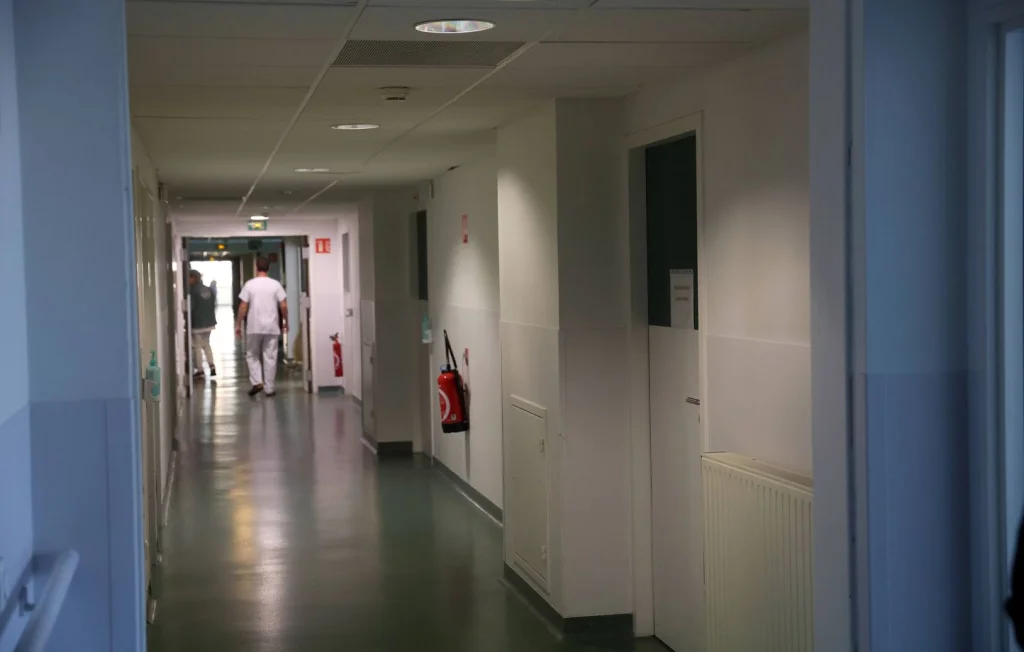 Suicide tragique à l'hôpital de Melun : une patiente se jette par la fenêtre