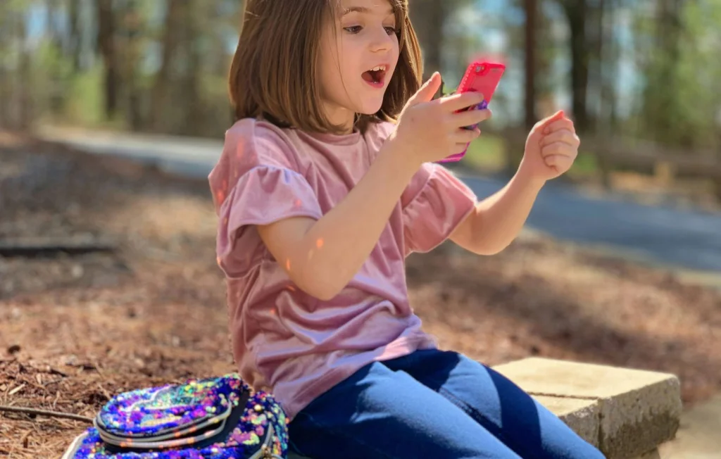 Téléphone portable : à quel âge l'offrir à son enfant ?