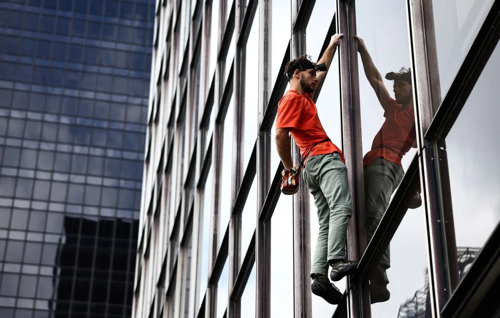 Titouan Leduc arrêté en escaladant le plus haut gratte-ciel de l'UE