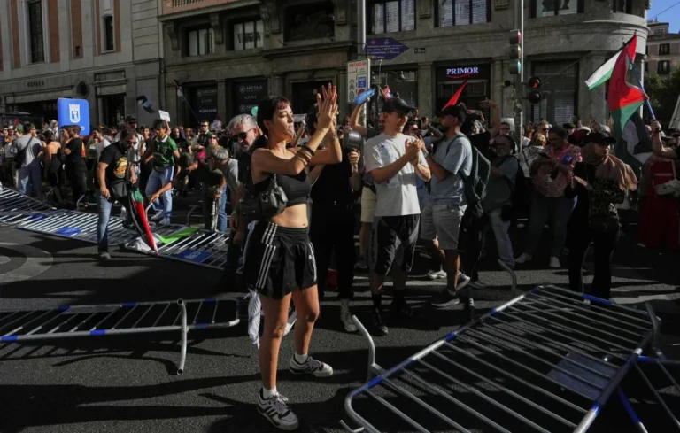 Tour d&rsquo;Espagne : Dernière étape interrompue par des manifestants