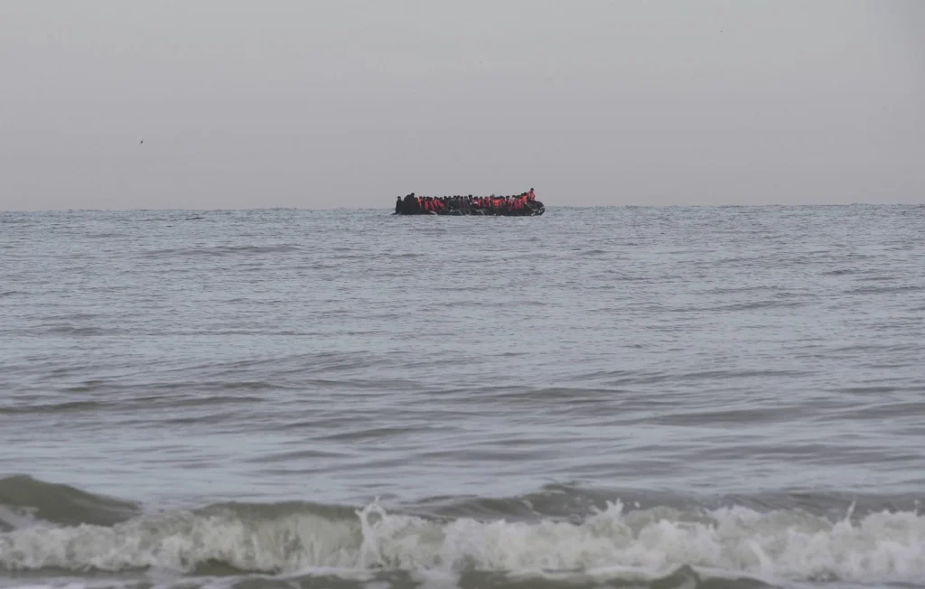 Tragédie dans le Pas-de-Calais : Deux migrantes meurent en mer