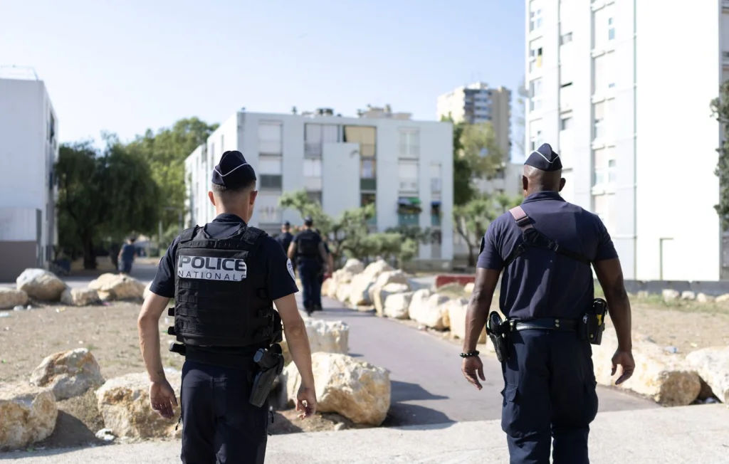 Un jeune interpellé pour avoir jeté sa cocaïne devant la police