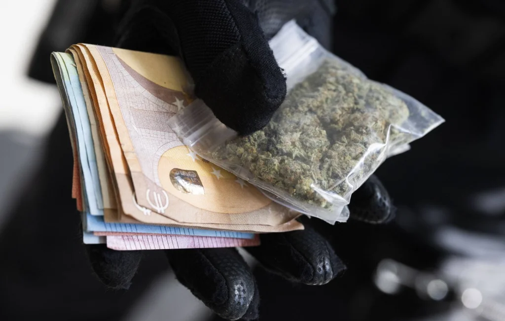 Val-d'Oise : Un automobiliste interpellé avec 5 kg de drogue