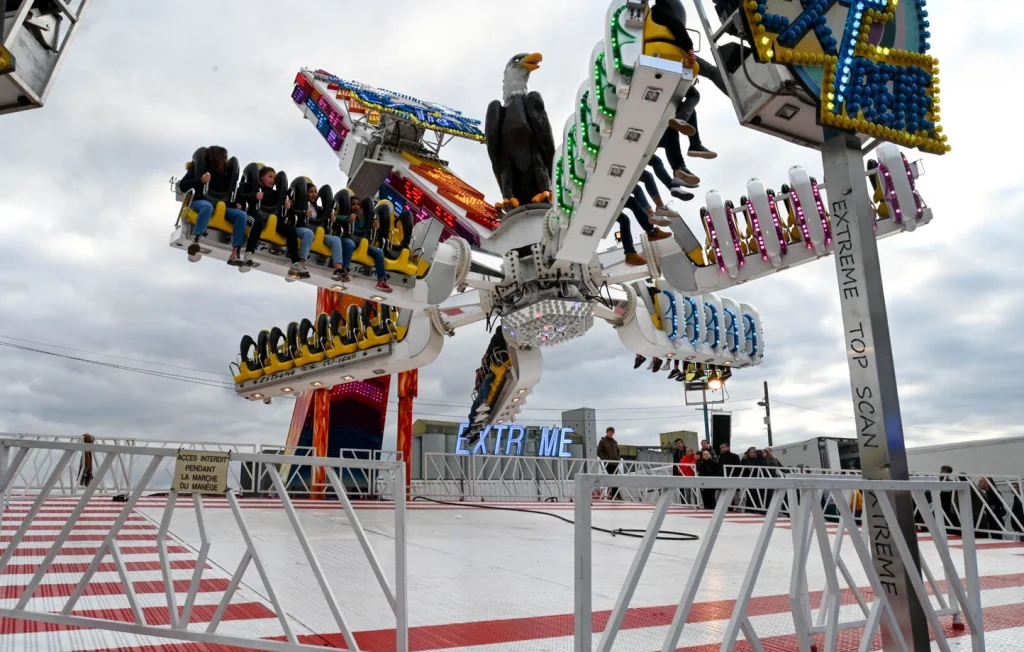 Accident de manège en Isère : un père réclame justice pour son fils