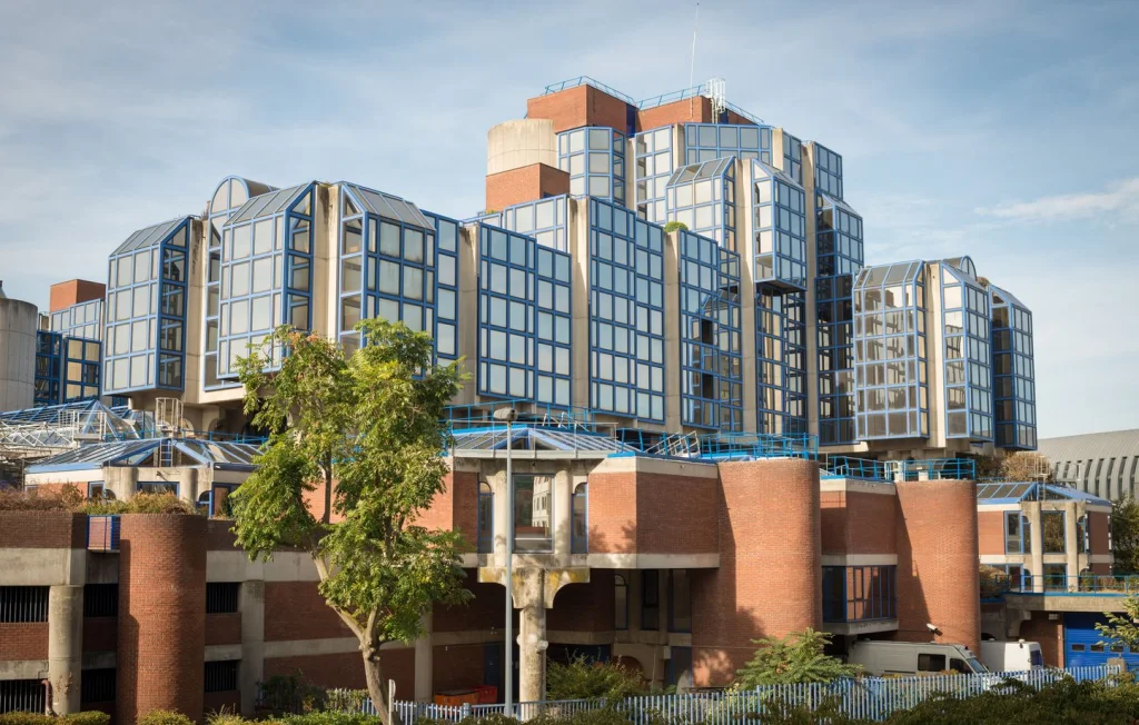 Affaire de corruption à Bobigny : Un réseau au cœur de la préfecture