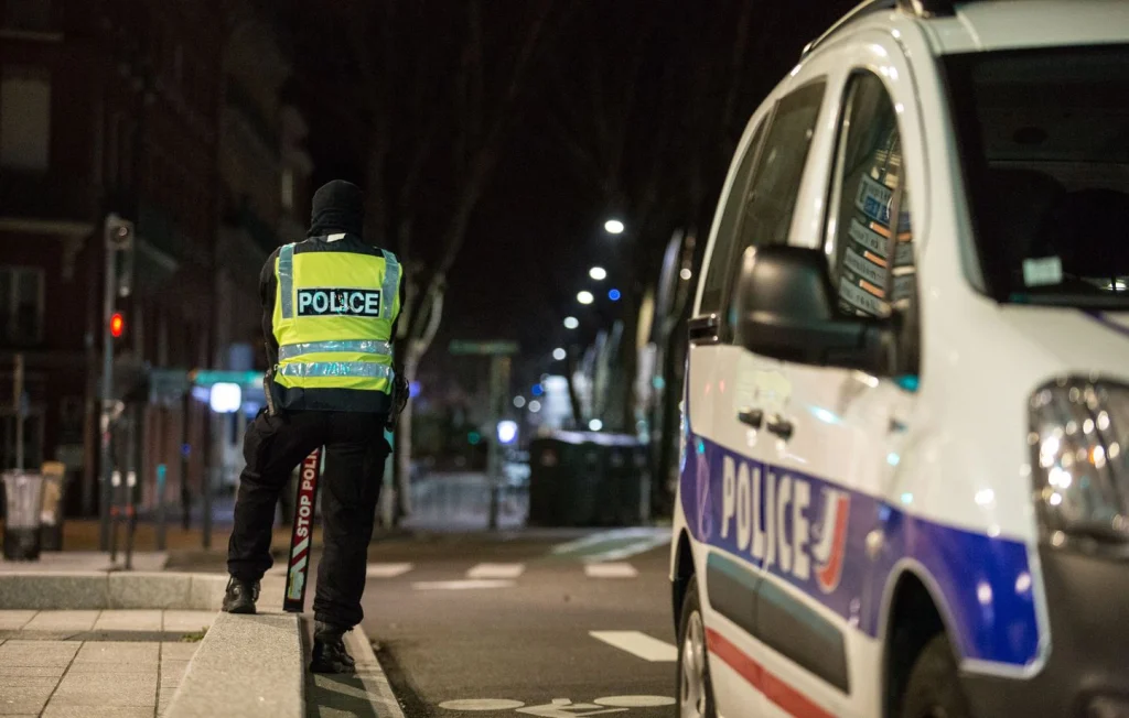 Agression à Tours : Un adolescent de 17 ans poignardé