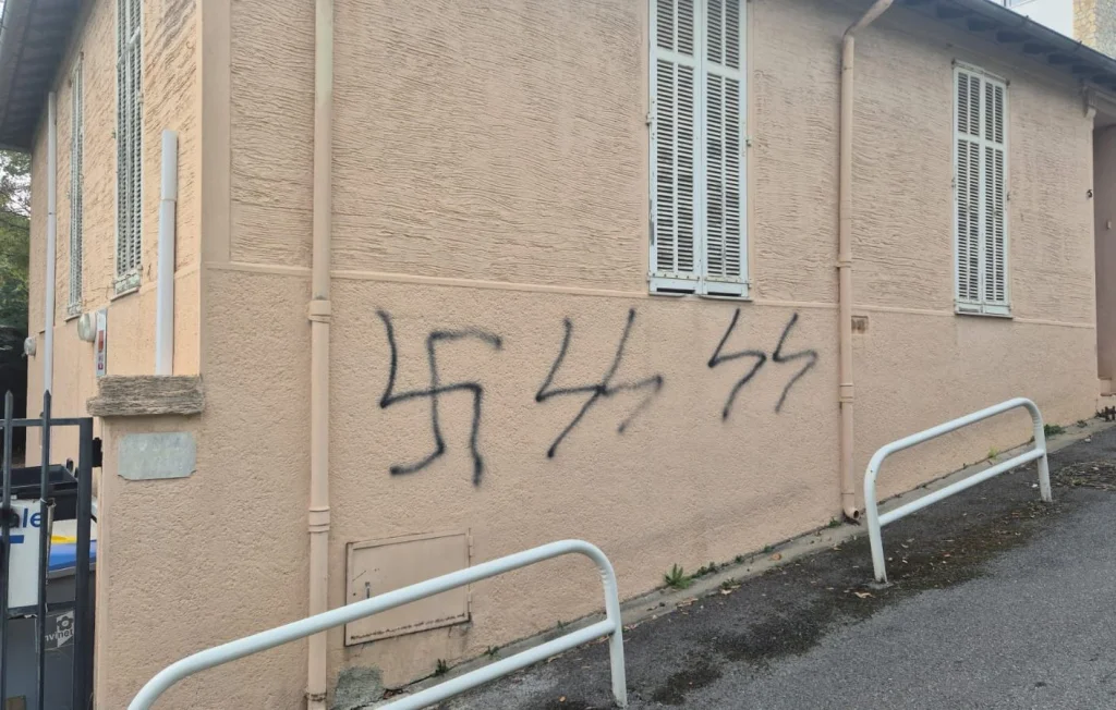 Antibes : Tags antisémites sur le local de la CGT, plainte déposée