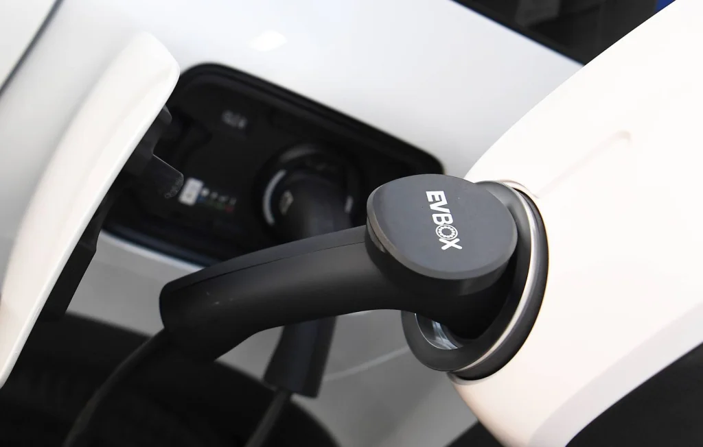 Ariège : Difficultés de recharge pour véhicules électriques