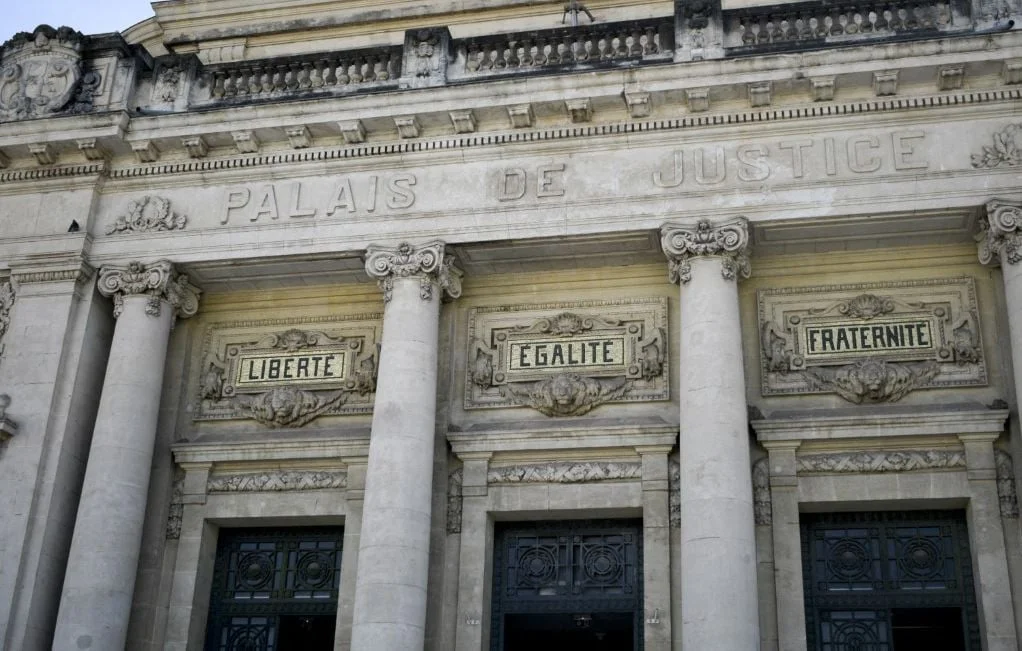 Avignon : Une sexagénaire renvoyée aux assises pour l'assassinat de son mari