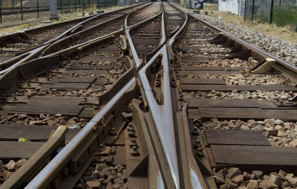 Bergerac : Sauvetage d'un jeune homme sur la voie ferrée par la police