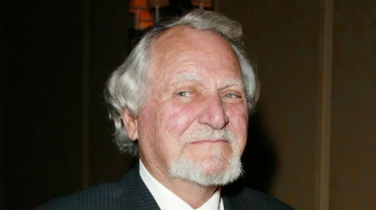Clive Cussler : Décès et fortune de l&rsquo;auteur au destin extraordinaire
