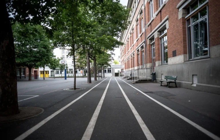 Condamnation d&rsquo;un SDF pour avoir dormi dans une école à Pau