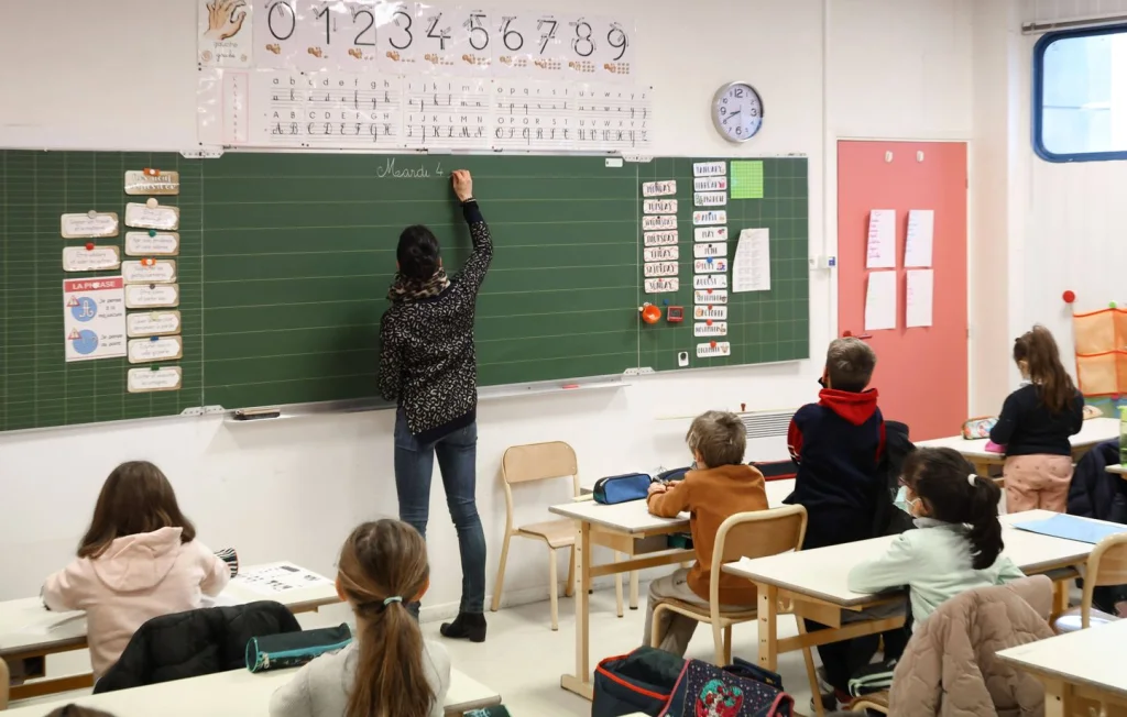 Condamnation d'un père pour menaces sur une institutrice en France