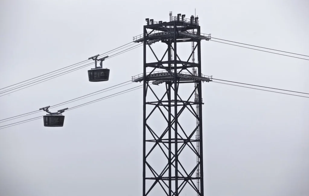 Controverse sur la bénédiction d'un téléphérique dans le Val-de-Marne