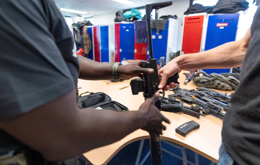 Démantèlement d'un trafic d'armes en Picardie : 13 personnes mises en examen