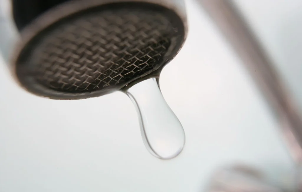 Eau potable impropre à Gourette : risques sanitaires signalés