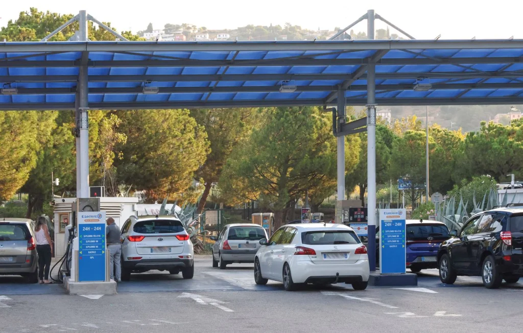 Eure : Un homme de 60 ans arnaque les automobilistes aux stations-service