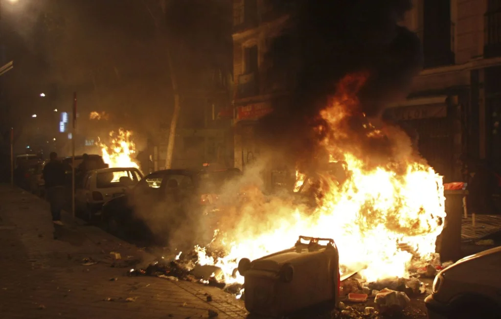 Incendie de bus et poubelles à Dives-sur-Mer : Maires en colère