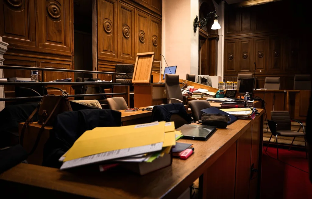 Inceste et Viol : Un homme jugé pour les abus de ses sœurs mineures