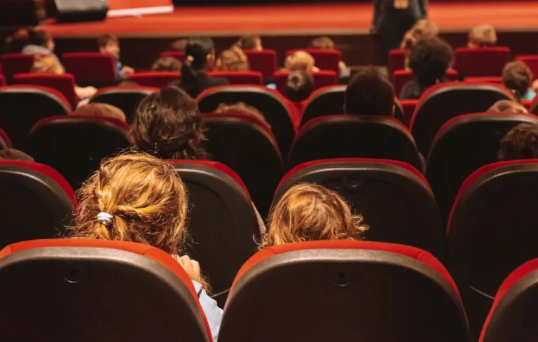 Initiation au Cinéma dès l&rsquo;École Maternelle : Un Voyage Éducatif