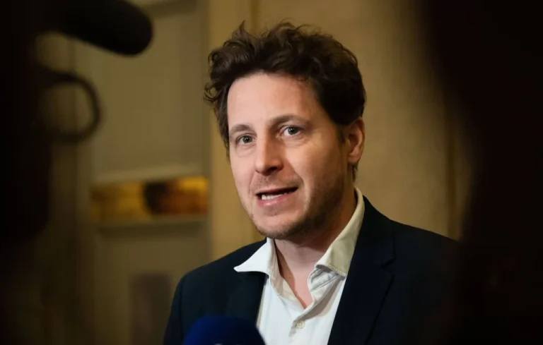 Julien Bayou défend les riverains d&rsquo;Orly contre les nuisances sonores