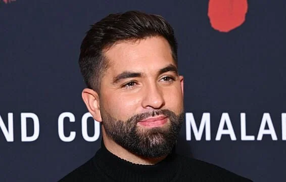 Kendji Girac : Un parcours hors norme révélé dans son autobiographie