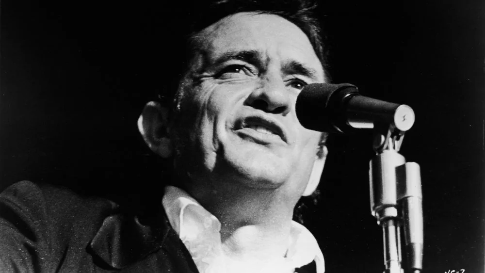 La véritable raison pour laquelle Johnny Cash portait du noir