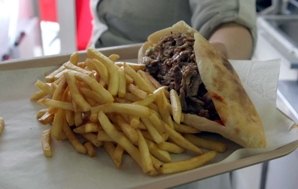 Nantes : tentatives de catapultage de kebabs en prison