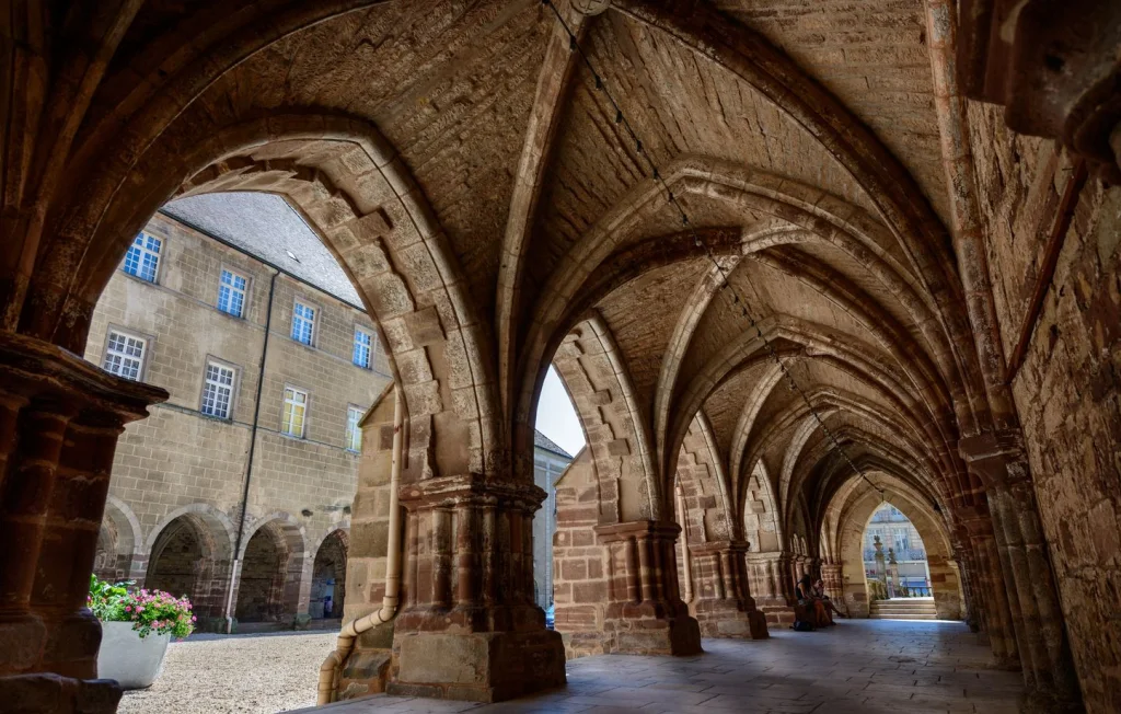 Puy-de-Dôme : Sécurité renforcée autour d'une relique sacrée