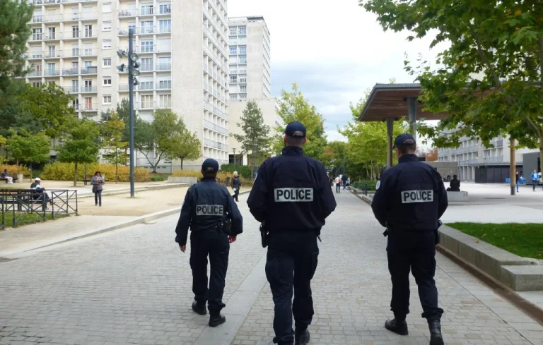 Rennes : Deux mineurs interpellés pour racketter des commerçants