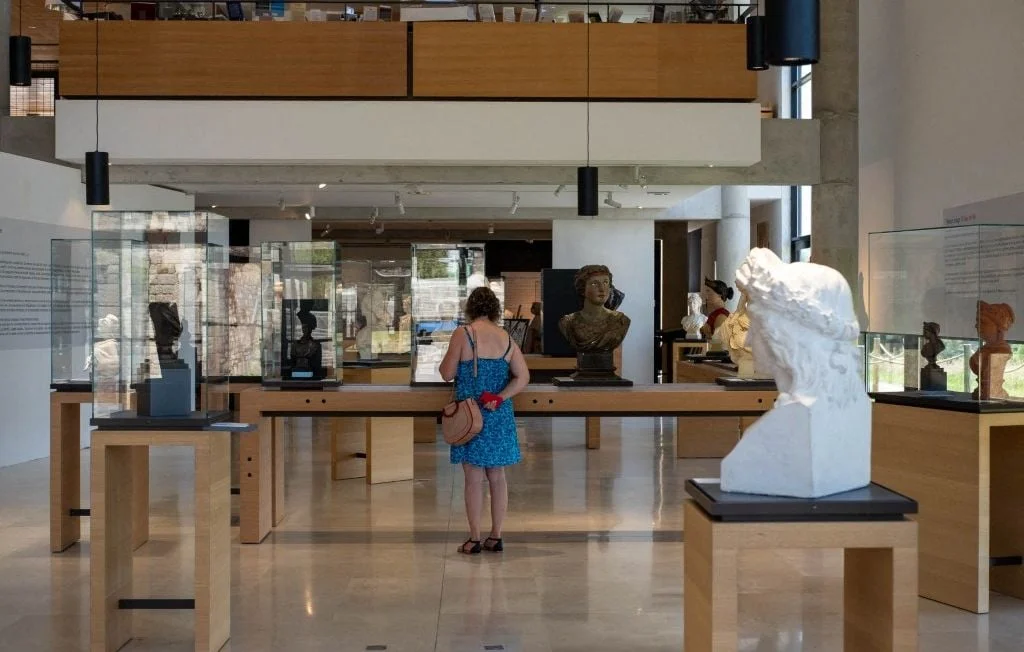 Un Vigile du Musée Chirac Invente une Agression Imaginaire