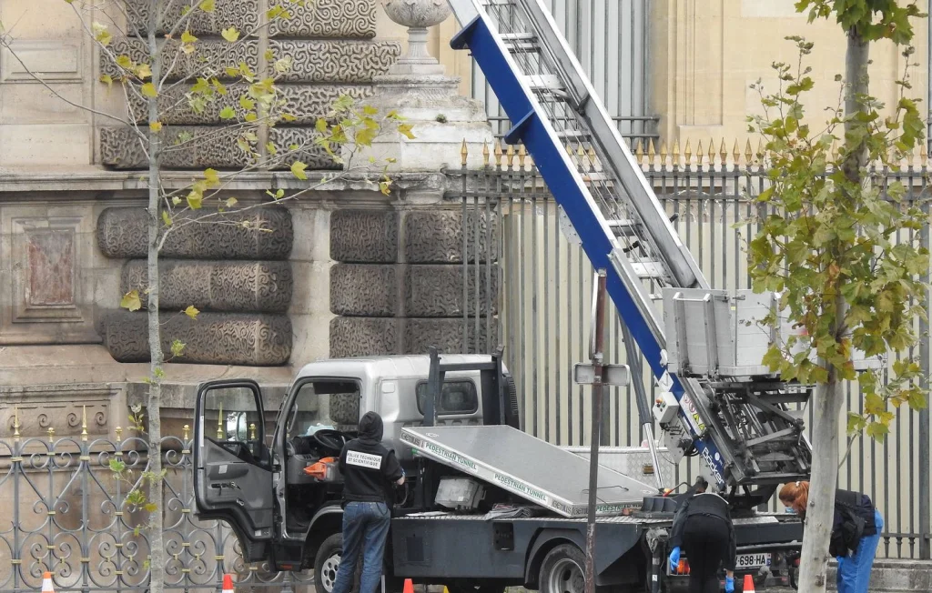 Un fabricant allemand réagit avec humour au cambriolage du Louvre