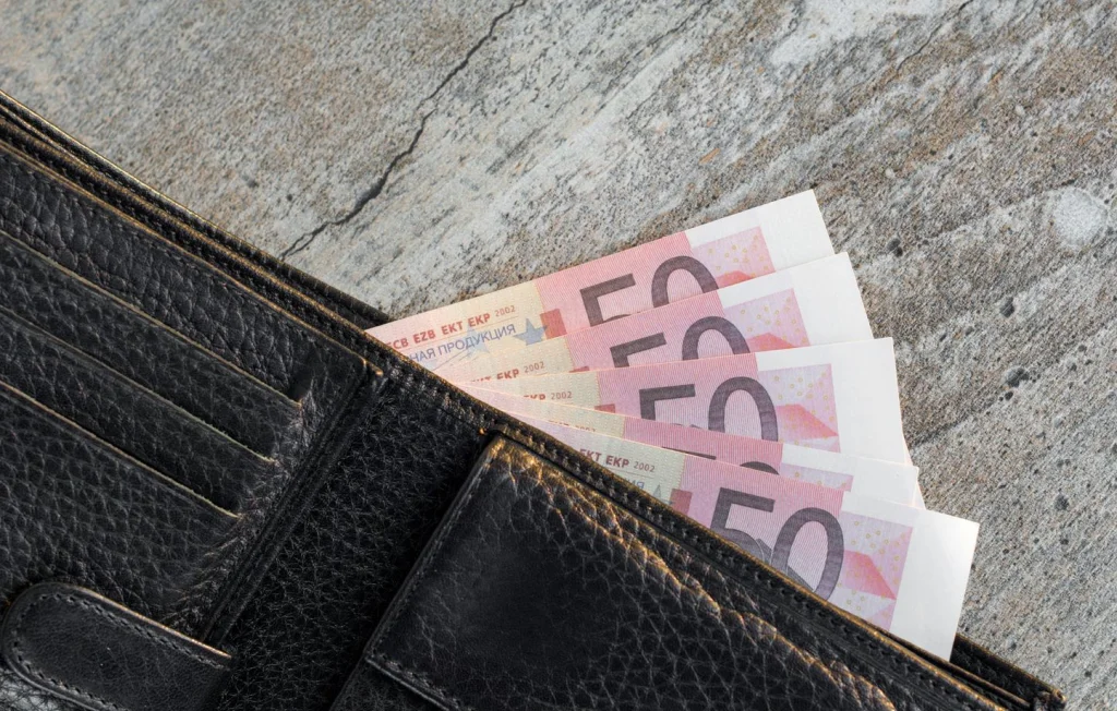 Un homme interpellé après avoir extorqué 200€ pour un portefeuille