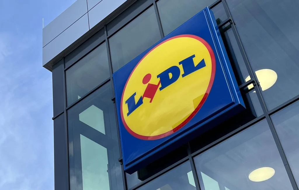 Un homme menace avec une hache pour un refus de caisse à Lidl