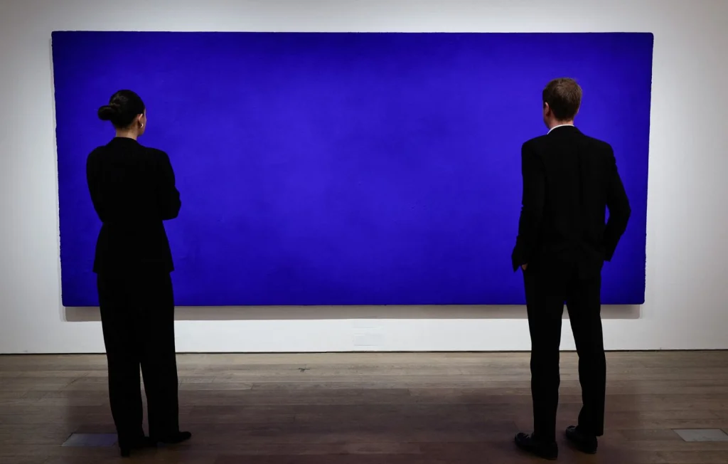 Un monochrome d'Yves Klein vendu pour 18,4 millions à Paris